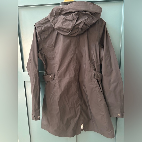 Women’s REI large rain shell worn once updated photo w measurements - Picture 3 of 6